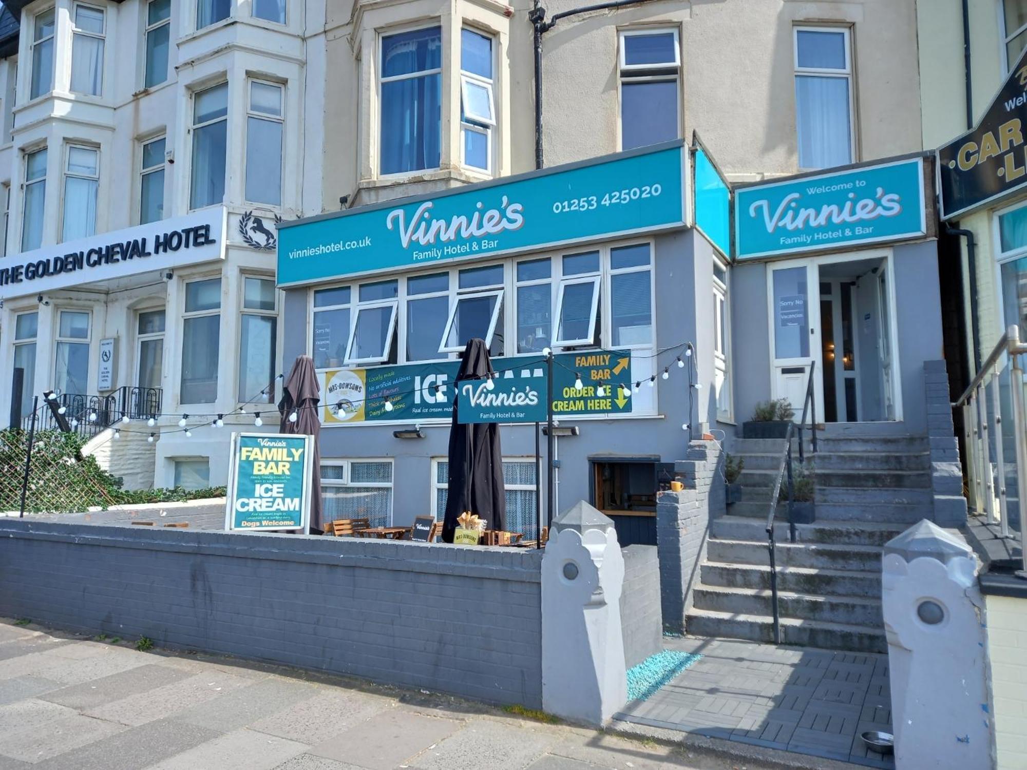Vinnie'S Family Hotel Blackpool Exterior foto